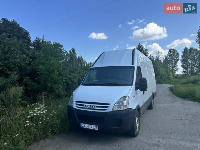 Белый Ивеко Дейли, объемом двигателя 2.3 л и пробегом 500 тыс. км за 8600 $, фото 1 на Automoto.ua