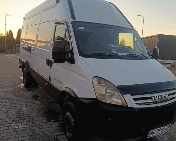 Белый Ивеко Дейли, объемом двигателя 3.2 л и пробегом 290 тыс. км за 10900 $, фото 1 на Automoto.ua