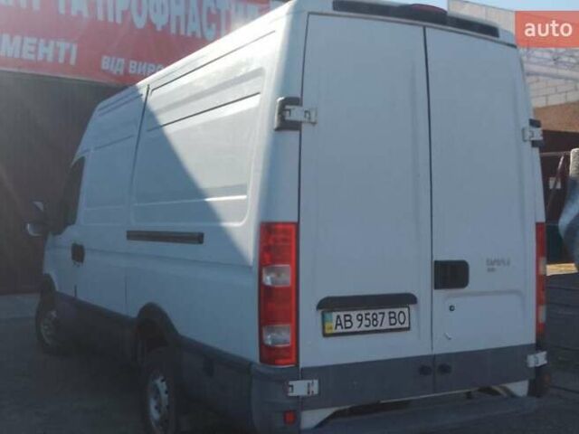 Білий Івеко Дейлі, об'ємом двигуна 3 л та пробігом 411 тис. км за 8000 $, фото 1 на Automoto.ua