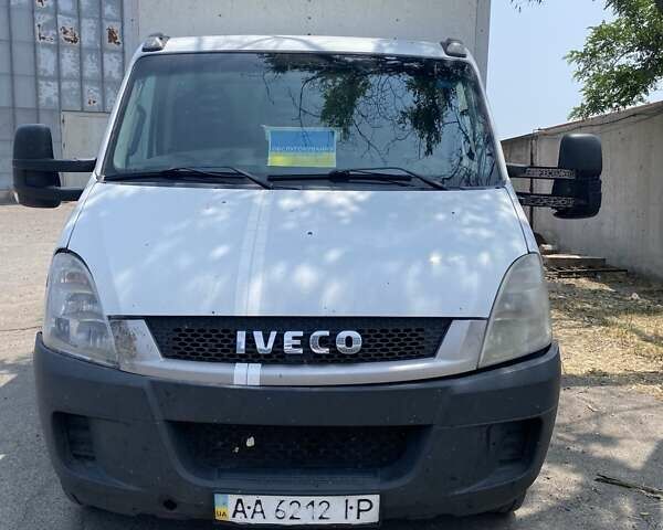 Белый Ивеко Дейли, объемом двигателя 3 л и пробегом 463 тыс. км за 14000 $, фото 1 на Automoto.ua