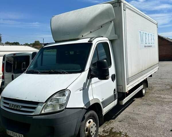Білий Івеко Дейлі, об'ємом двигуна 2.3 л та пробігом 281 тис. км за 10800 $, фото 1 на Automoto.ua