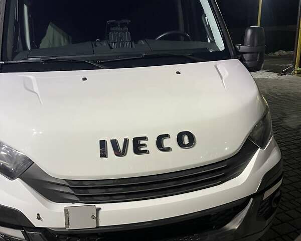 Белый Ивеко Дейли, объемом двигателя 3 л и пробегом 376 тыс. км за 14800 $, фото 1 на Automoto.ua