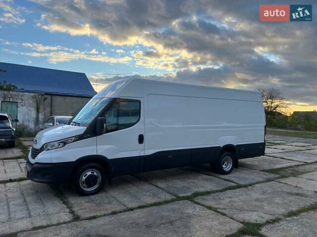 Белый Ивеко Дейли, объемом двигателя 3 л и пробегом 301 тыс. км за 27500 $, фото 1 на Automoto.ua