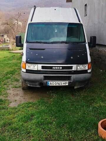 Белый Ивеко Дейли, объемом двигателя 2.8 л и пробегом 400 тыс. км за 2700 $, фото 1 на Automoto.ua