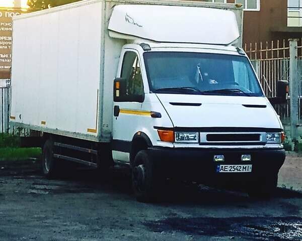 Белый Ивеко Дейли, объемом двигателя 3 л и пробегом 415 тыс. км за 9800 $, фото 1 на Automoto.ua