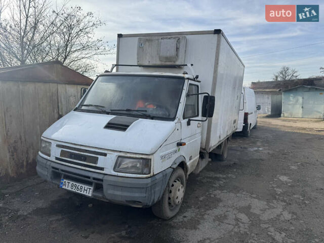 Белый Ивеко Дейли, объемом двигателя 2.5 л и пробегом 500 тыс. км за 3300 $, фото 1 на Automoto.ua