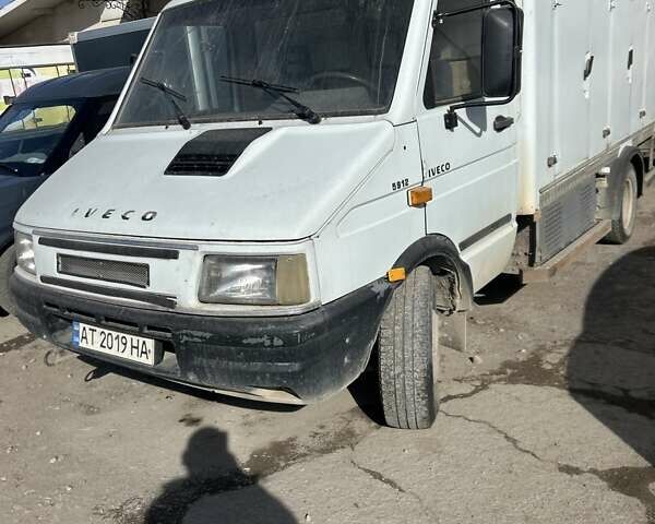 Белый Ивеко Дейли, объемом двигателя 2.8 л и пробегом 716 тыс. км за 4500 $, фото 1 на Automoto.ua