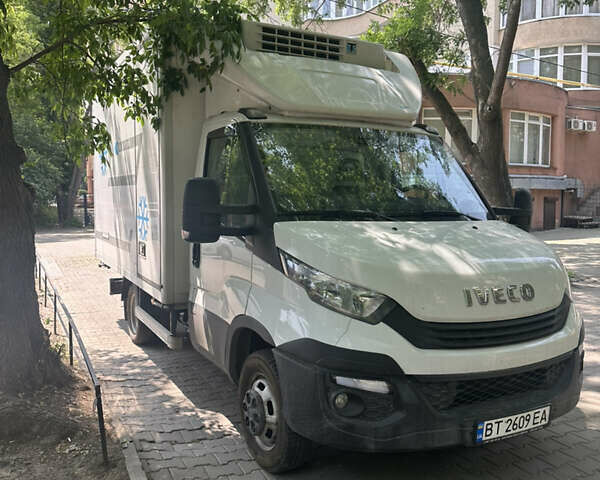 Белый Ивеко Дейли, объемом двигателя 3 л и пробегом 196 тыс. км за 26500 $, фото 1 на Automoto.ua