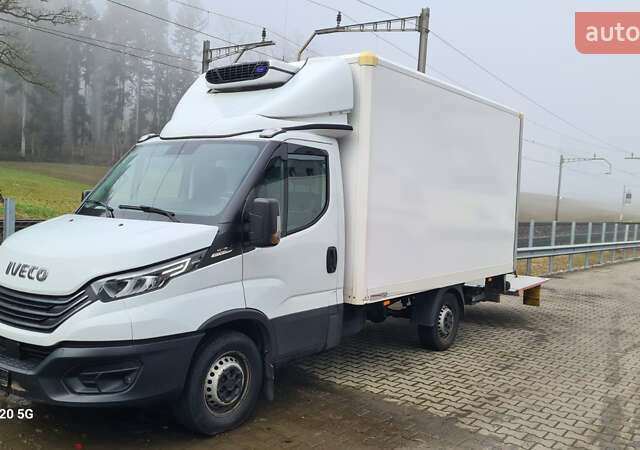 Белый Ивеко Дейли, объемом двигателя 3.2 л и пробегом 230 тыс. км за 33900 $, фото 1 на Automoto.ua