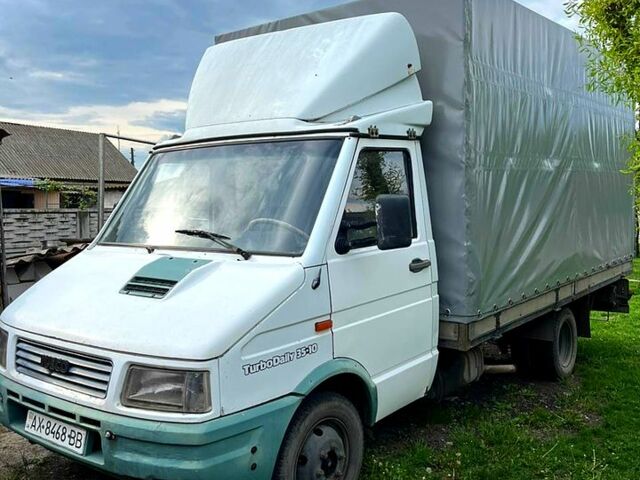 Белый Ивеко Дейли, объемом двигателя 2.5 л и пробегом 450 тыс. км за 2500 $, фото 1 на Automoto.ua