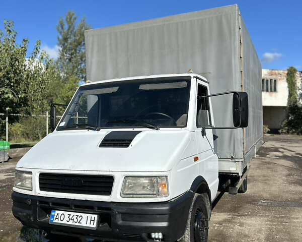 Білий Івеко Дейлі, об'ємом двигуна 2.5 л та пробігом 500 тис. км за 6100 $, фото 1 на Automoto.ua