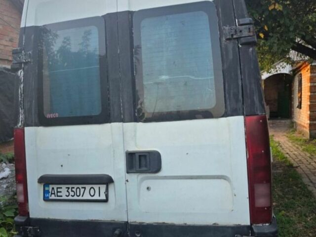 Белый Ивеко Дейли, объемом двигателя 2.8 л и пробегом 300 тыс. км за 2233 $, фото 1 на Automoto.ua
