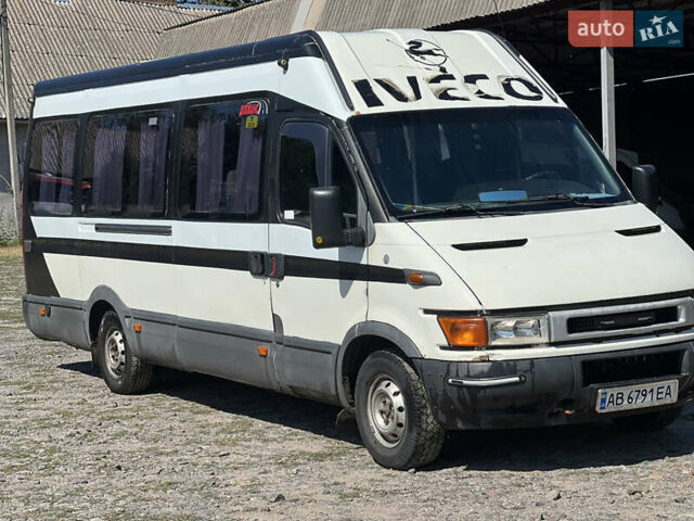 Белый Ивеко Дейли, объемом двигателя 2.8 л и пробегом 300 тыс. км за 3600 $, фото 1 на Automoto.ua