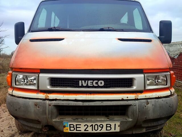 Белый Ивеко Дейли, объемом двигателя 2.8 л и пробегом 300 тыс. км за 4000 $, фото 1 на Automoto.ua