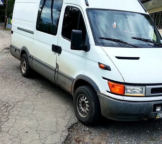 Белый Ивеко Дейли, объемом двигателя 2.8 л и пробегом 400 тыс. км за 4700 $, фото 1 на Automoto.ua