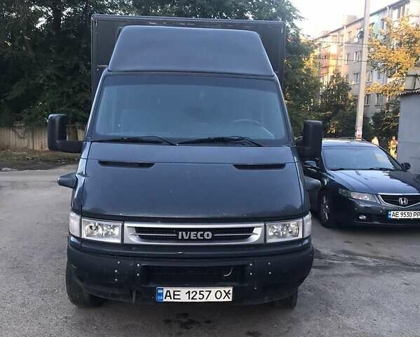 Черный Ивеко Дейли, объемом двигателя 2.8 л и пробегом 300 тыс. км за 8900 $, фото 1 на Automoto.ua