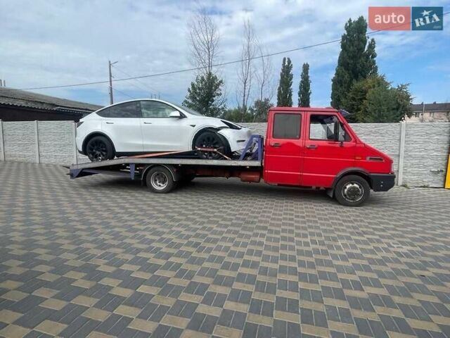 Красный Ивеко Дейли, объемом двигателя 2.8 л и пробегом 320 тыс. км за 10500 $, фото 1 на Automoto.ua