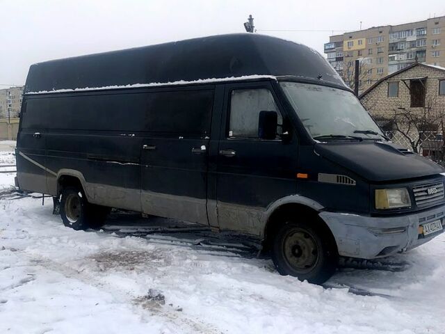 Ивеко Дейли, объемом двигателя 2.8 л и пробегом 380 тыс. км за 2000 $, фото 1 на Automoto.ua