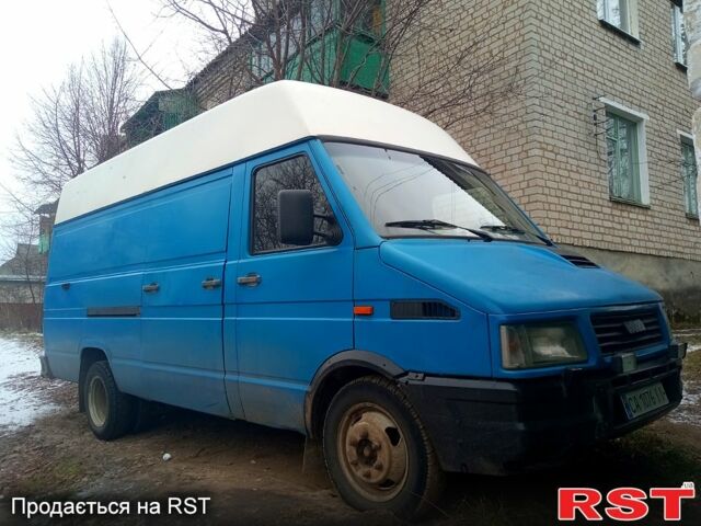 Ивеко Дейли, объемом двигателя 2.5 л и пробегом 280 тыс. км за 3000 $, фото 1 на Automoto.ua