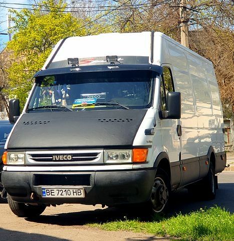 Ивеко Дейли, объемом двигателя 3 л и пробегом 350 тыс. км за 9900 $, фото 1 на Automoto.ua