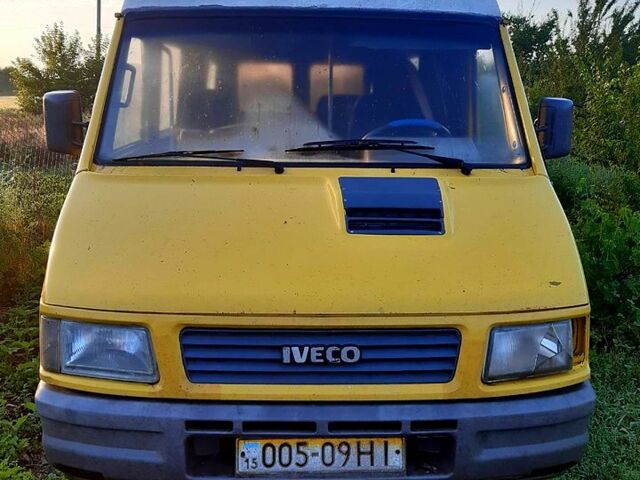 Жовтий Івеко Дейлі, об'ємом двигуна 25 л та пробігом 111 тис. км за 2000 $, фото 1 на Automoto.ua