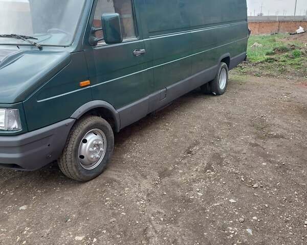 Зелений Івеко Дейлі, об'ємом двигуна 2.5 л та пробігом 320 тис. км за 4000 $, фото 1 на Automoto.ua