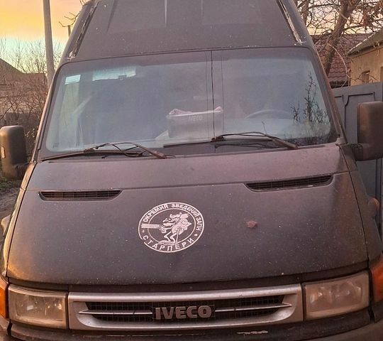 Зелений Івеко Дейлі, об'ємом двигуна 2.8 л та пробігом 350 тис. км за 4200 $, фото 1 на Automoto.ua