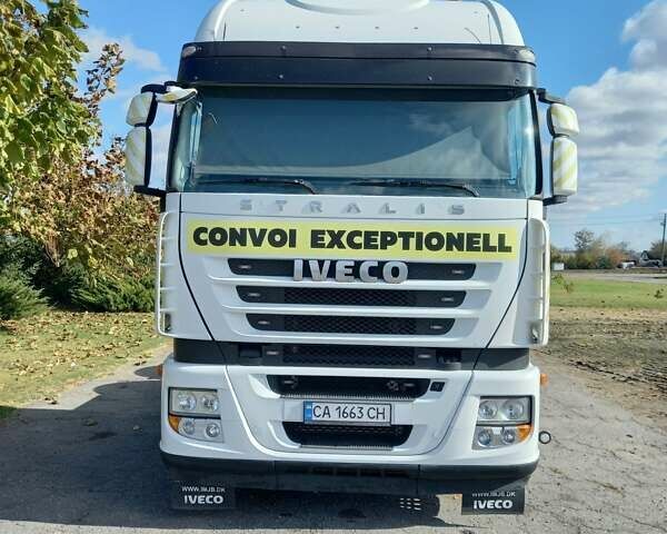 Белый Ивеко Стралис, объемом двигателя 11 л и пробегом 800 тыс. км за 15000 $, фото 1 на Automoto.ua