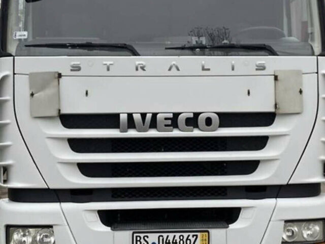Белый Ивеко Стралис, объемом двигателя 10 л и пробегом 820 тыс. км за 12000 $, фото 1 на Automoto.ua