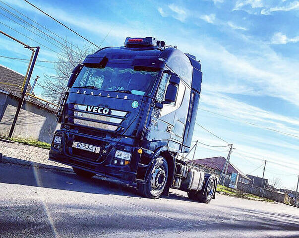 Чорний Івеко Stralis, об'ємом двигуна 10 л та пробігом 120 тис. км за 18500 $, фото 1 на Automoto.ua