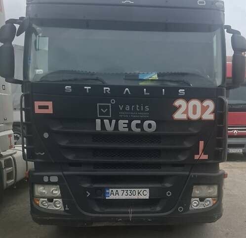 Черный Ивеко Стралис, объемом двигателя 0 л и пробегом 650 тыс. км за 6000 $, фото 1 на Automoto.ua