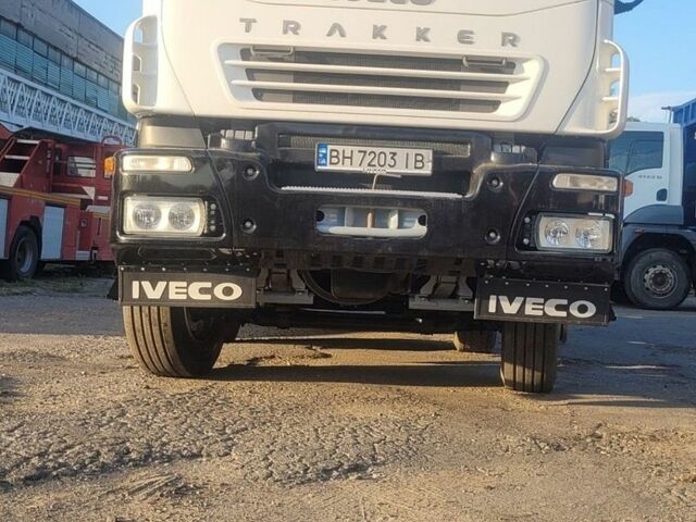 Білий Івеко Trakker, об'ємом двигуна 12.88 л та пробігом 500 тис. км за 45000 $, фото 1 на Automoto.ua