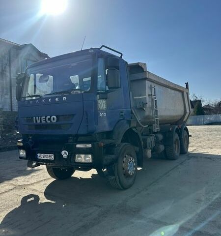 Красный Ивеко Треккер, объемом двигателя 12.88 л и пробегом 500 тыс. км за 39999 $, фото 1 на Automoto.ua