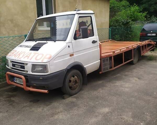 Белый Ивеко TurboDaily, объемом двигателя 2.5 л и пробегом 350 тыс. км за 8300 $, фото 1 на Automoto.ua