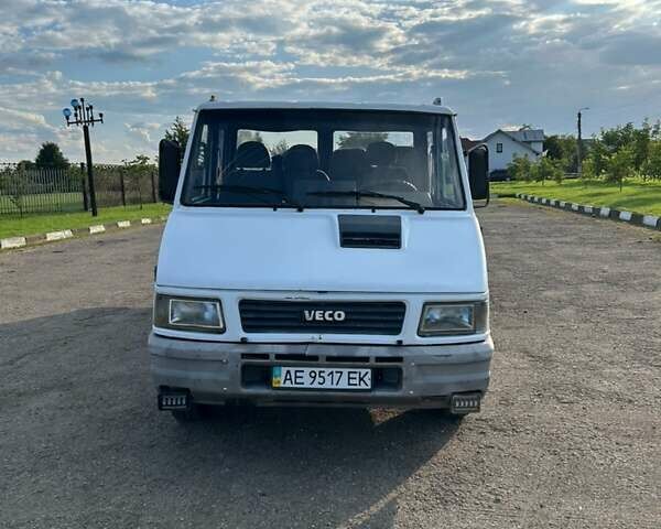 Білий Івеко TurboDaily, об'ємом двигуна 2.5 л та пробігом 500 тис. км за 5100 $, фото 1 на Automoto.ua