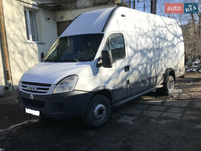 Белый Ивеко TurboDaily, объемом двигателя 2.9 л и пробегом 700 тыс. км за 16500 $, фото 1 на Automoto.ua