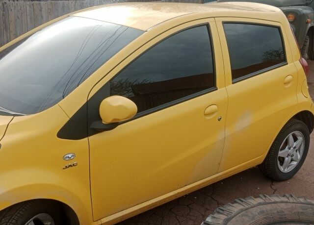 Желтый Джак Джей2, объемом двигателя 1 л и пробегом 80 тыс. км за 3800 $, фото 1 на Automoto.ua