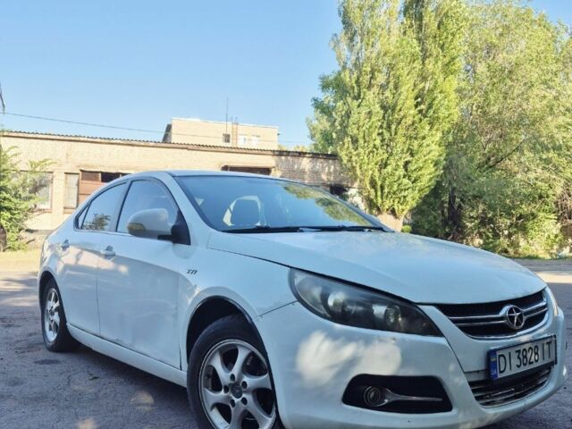 Белый Джак Джей5, объемом двигателя 1.5 л и пробегом 193 тыс. км за 3250 $, фото 1 на Automoto.ua