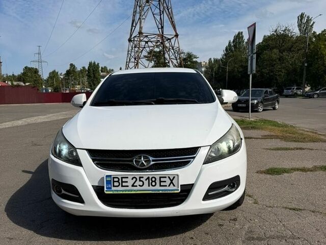 Белый Джак Джей5, объемом двигателя 1.5 л и пробегом 90 тыс. км за 4500 $, фото 1 на Automoto.ua