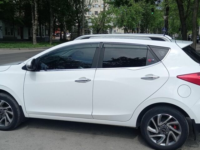 Белый Джак Рефайн, объемом двигателя 1.5 л и пробегом 64 тыс. км за 9580 $, фото 1 на Automoto.ua