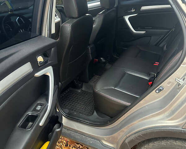 Желтый Джак С3, объемом двигателя 1.6 л и пробегом 100 тыс. км за 8000 $, фото 1 на Automoto.ua