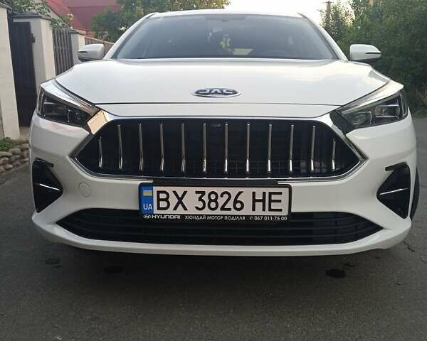 Белый Джак J7, объемом двигателя 1.5 л и пробегом 37 тыс. км за 11600 $, фото 1 на Automoto.ua