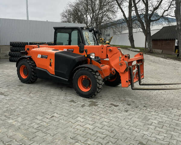 Помаранчевий ЖЦБ 525-60 Hi-Viz, об'ємом двигуна 2.8 л та пробігом 0 тис. км за 47200 $, фото 1 на Automoto.ua