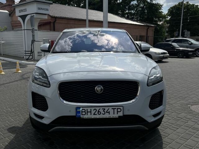 Белый Ягуар E-Pace, объемом двигателя 2 л и пробегом 185 тыс. км за 17600 $, фото 1 на Automoto.ua