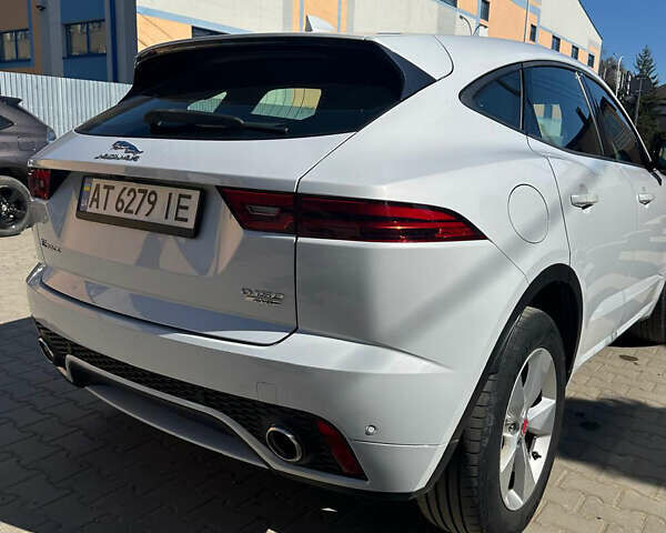 Белый Ягуар E-Pace, объемом двигателя 2 л и пробегом 125 тыс. км за 22900 $, фото 1 на Automoto.ua