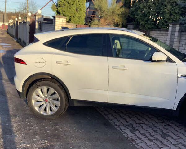 Білий Ягуар E-Pace, об'ємом двигуна 2 л та пробігом 35 тис. км за 29000 $, фото 1 на Automoto.ua
