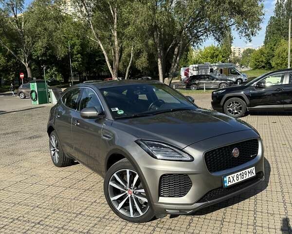 Серый Ягуар E-Pace, объемом двигателя 2 л и пробегом 62 тыс. км за 29000 $, фото 1 на Automoto.ua