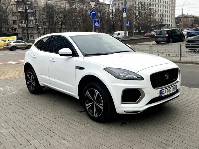 Белый Ягуар Е-Тайп, объемом двигателя 2 л и пробегом 46 тыс. км за 46000 $, фото 1 на Automoto.ua