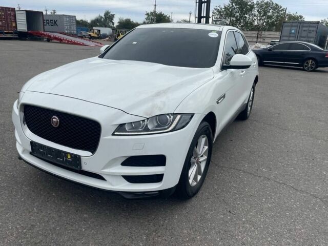 Белый Ягуар Ф-Пейс, объемом двигателя 2 л и пробегом 148 тыс. км за 25100 $, фото 1 на Automoto.ua