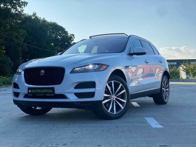 Белый Ягуар Ф-Пейс, объемом двигателя 0 л и пробегом 49 тыс. км за 22990 $, фото 1 на Automoto.ua